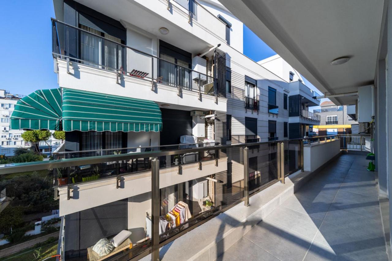 Central Flat With Balcony Near Sea In Muratpasa Apartment Antalya Exterior photo